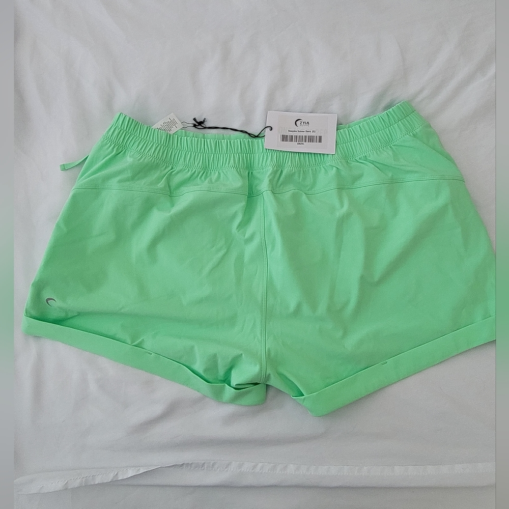 ZYIA XL Honeydew Shorts